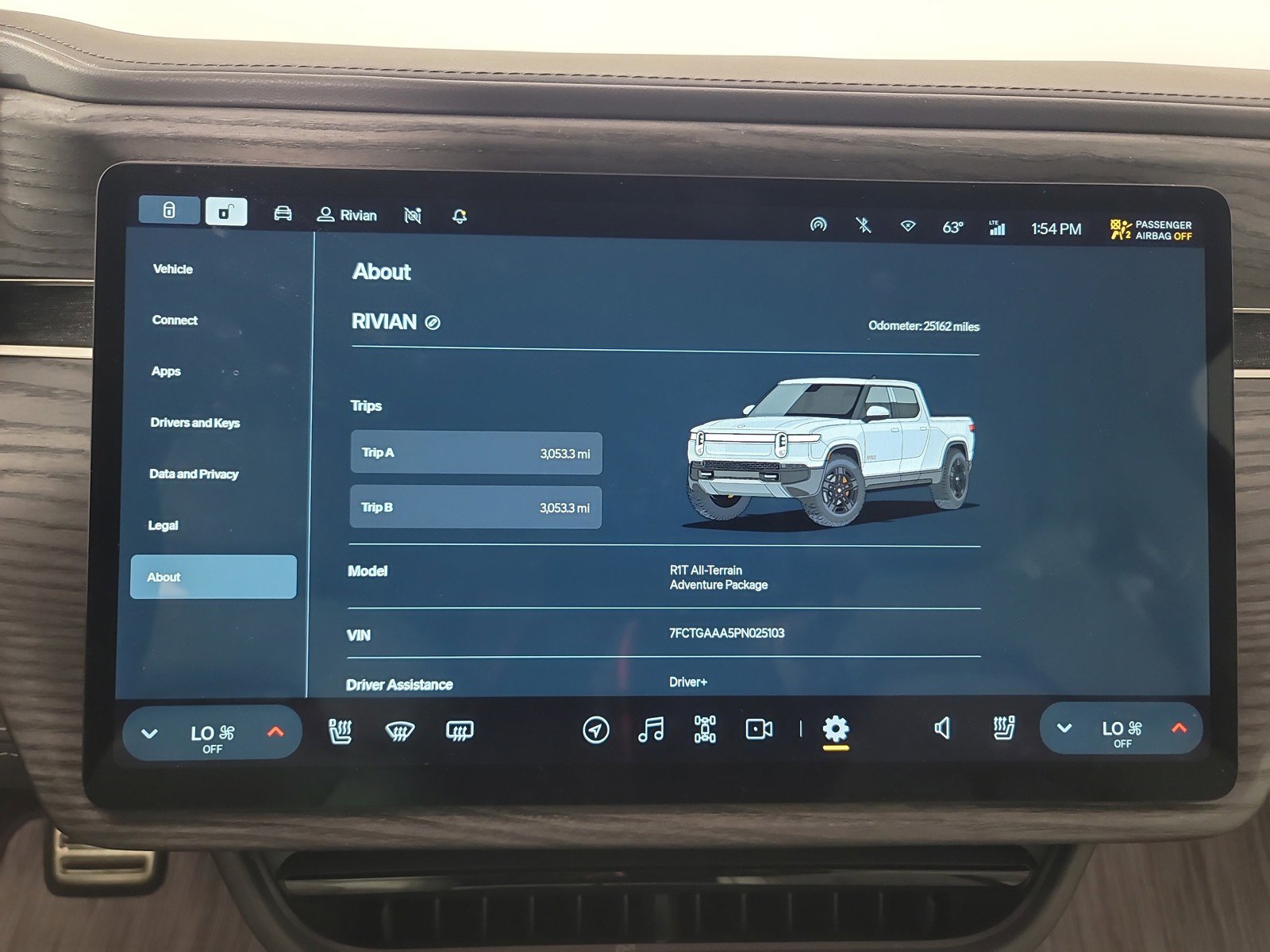 Used 2023 Rivian R1T Adventure image 27