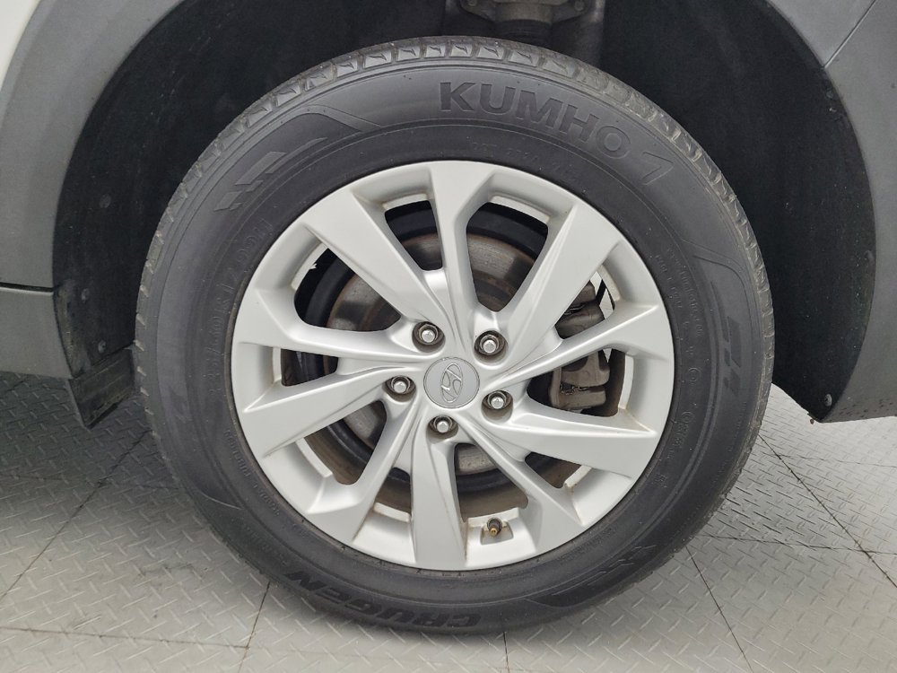 Used 2019 Hyundai Tucson Value FWD image 31