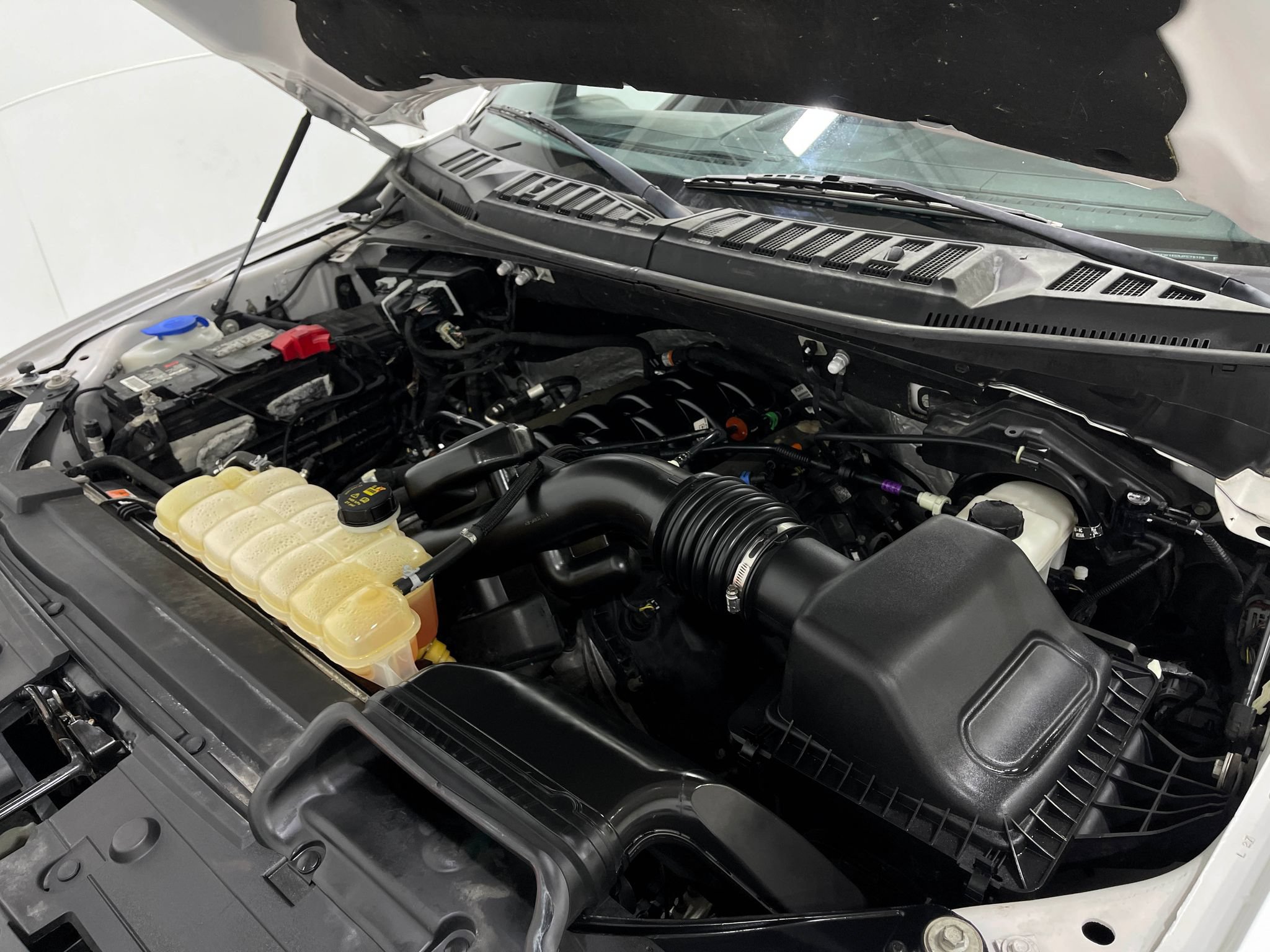 Used 2018 Ford F150 XLT w/ Equipment Group 302A Luxury AWD/4WD image 27