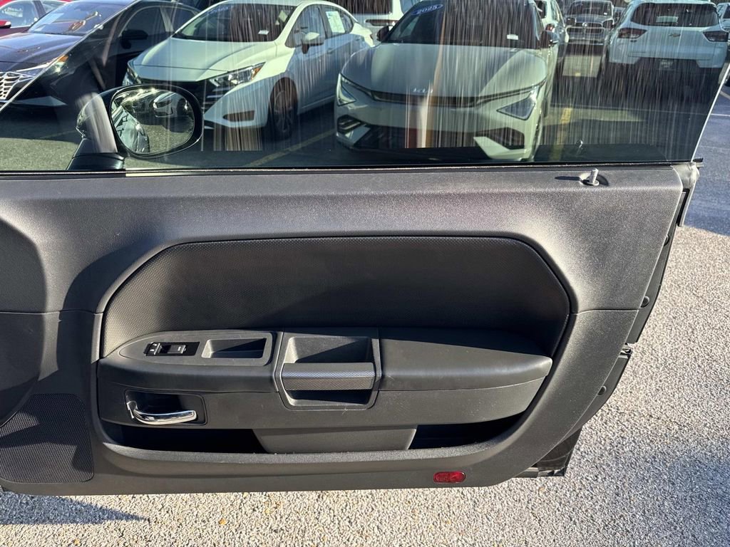 Used 2013 Dodge Challenger R/T image 14