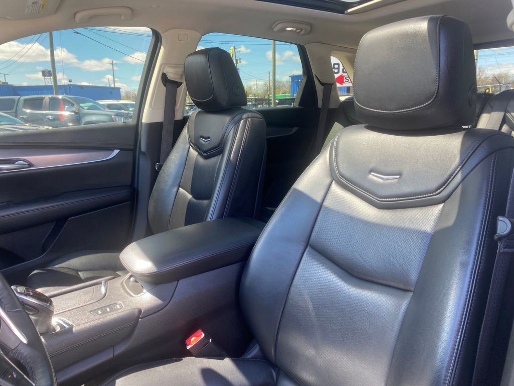 Used 2017 Cadillac XT5 Luxury image 10
