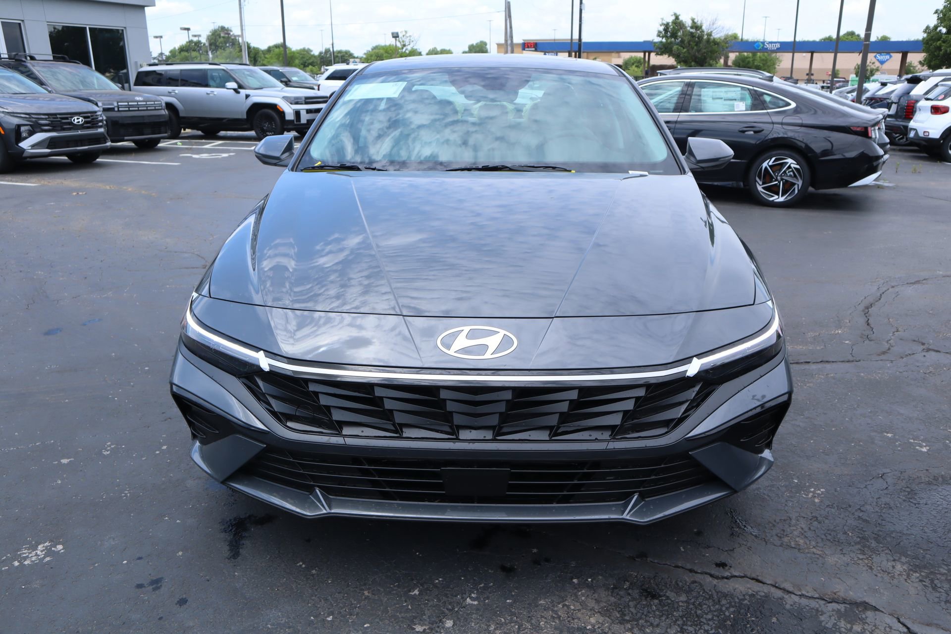New 2026 Hyundai Elantra Limited FWD image 10