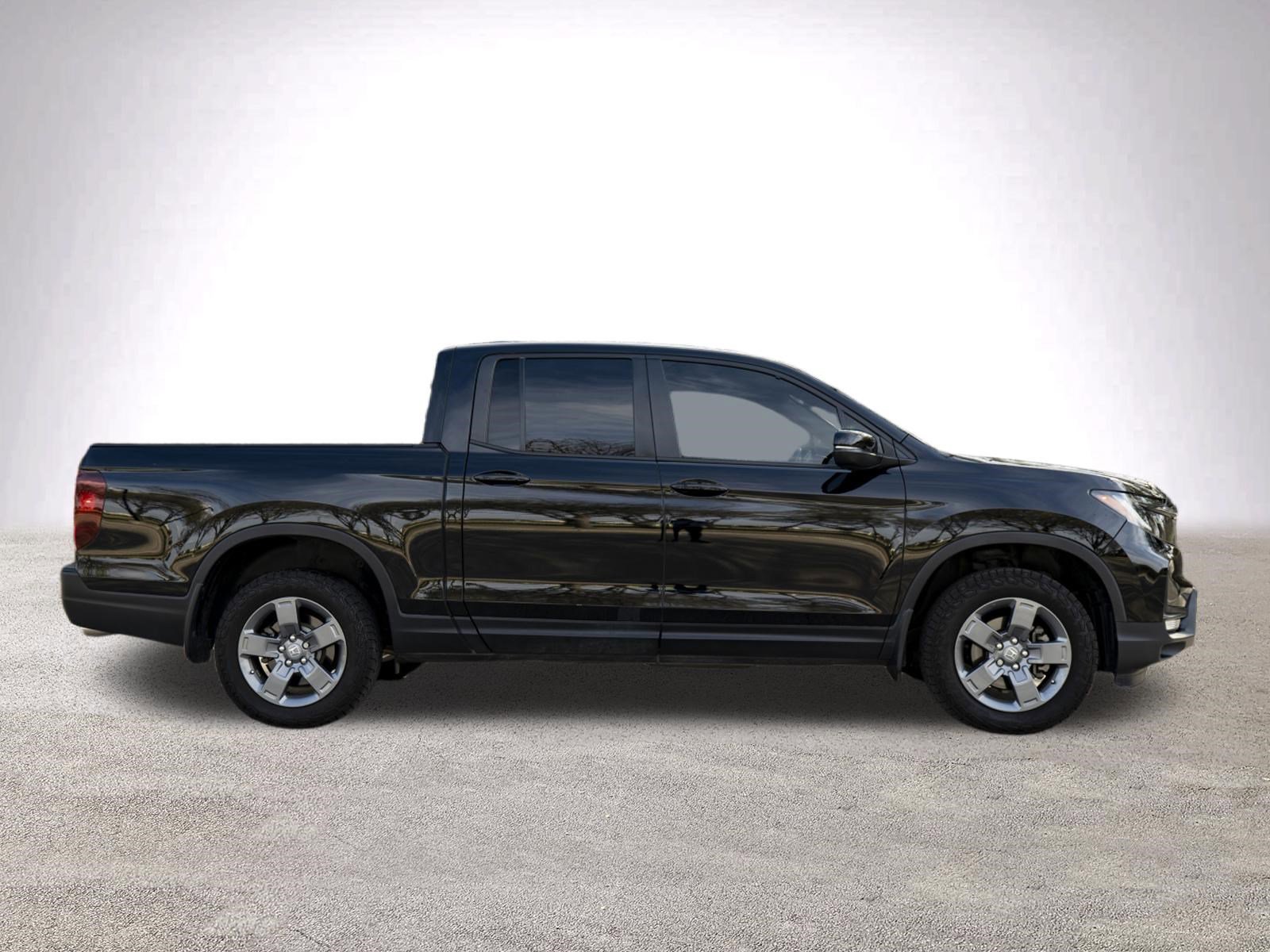 Used 2025 Honda Ridgeline TrailSport image 10