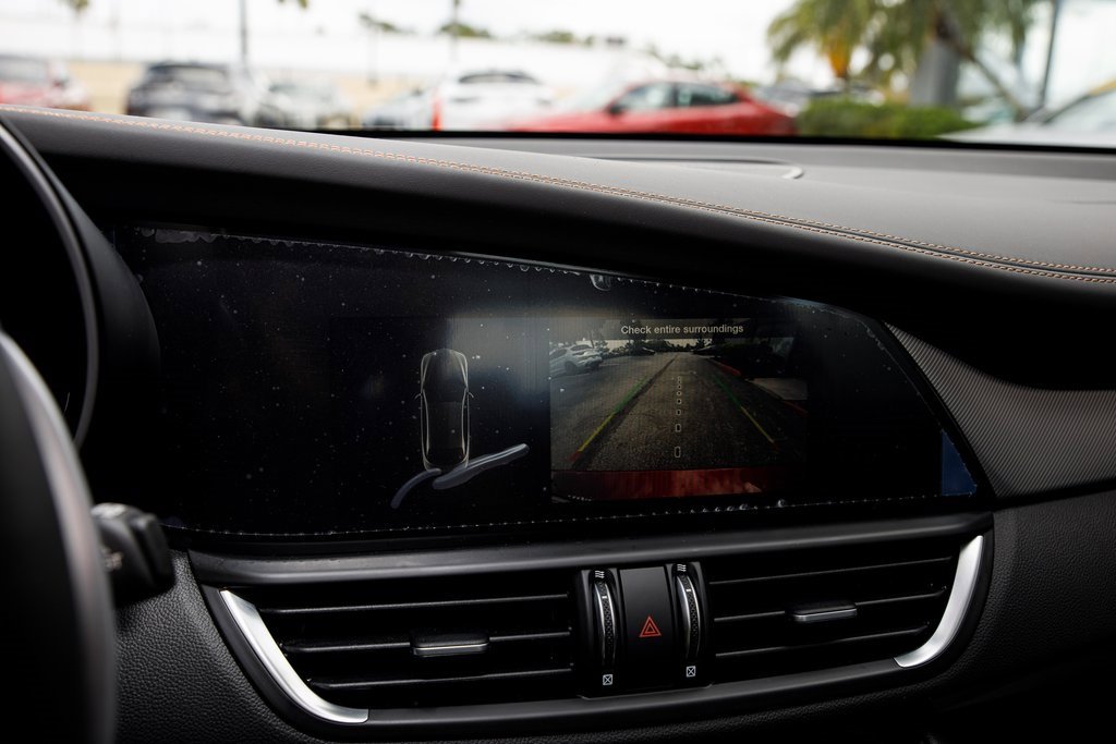 New 2025 Alfa Romeo Giulia AWD w/ Driving Assist Package image 15