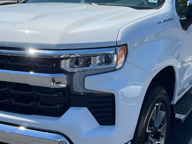 Used 2023 Chevrolet Silverado 1500 LT AWD/4WD image 8