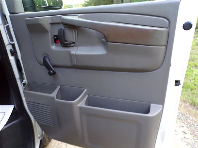 Used 2012 Chevrolet Express 2500 RWD image 20