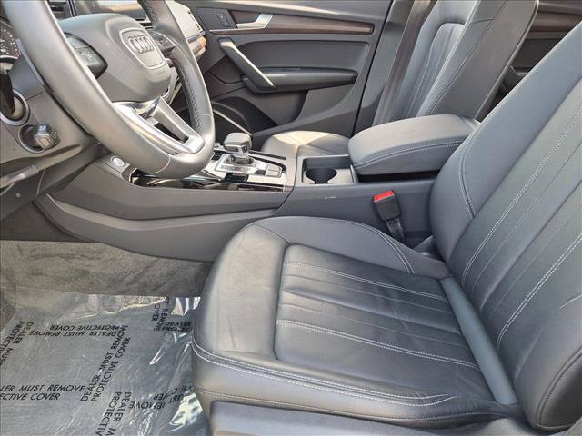 Used 2023 Audi Q5 2.0T Premium w/ Convenience Package AWD/4WD image 14
