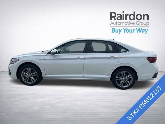 Used 2024 Volkswagen Jetta SE FWD image 4