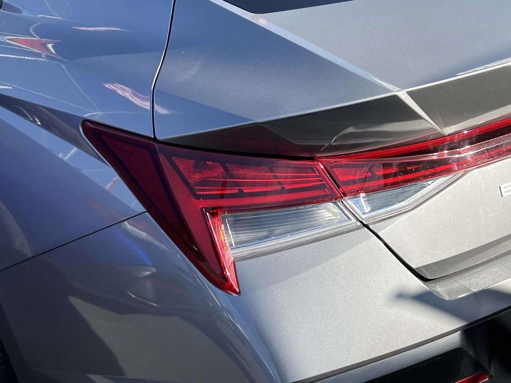 Certified 2024 Hyundai Elantra SEL w/ Convenience Package image 11