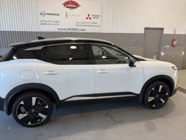 Certified 2025 Nissan Kicks SR w/ SR Premium Package AWD/4WD image 2