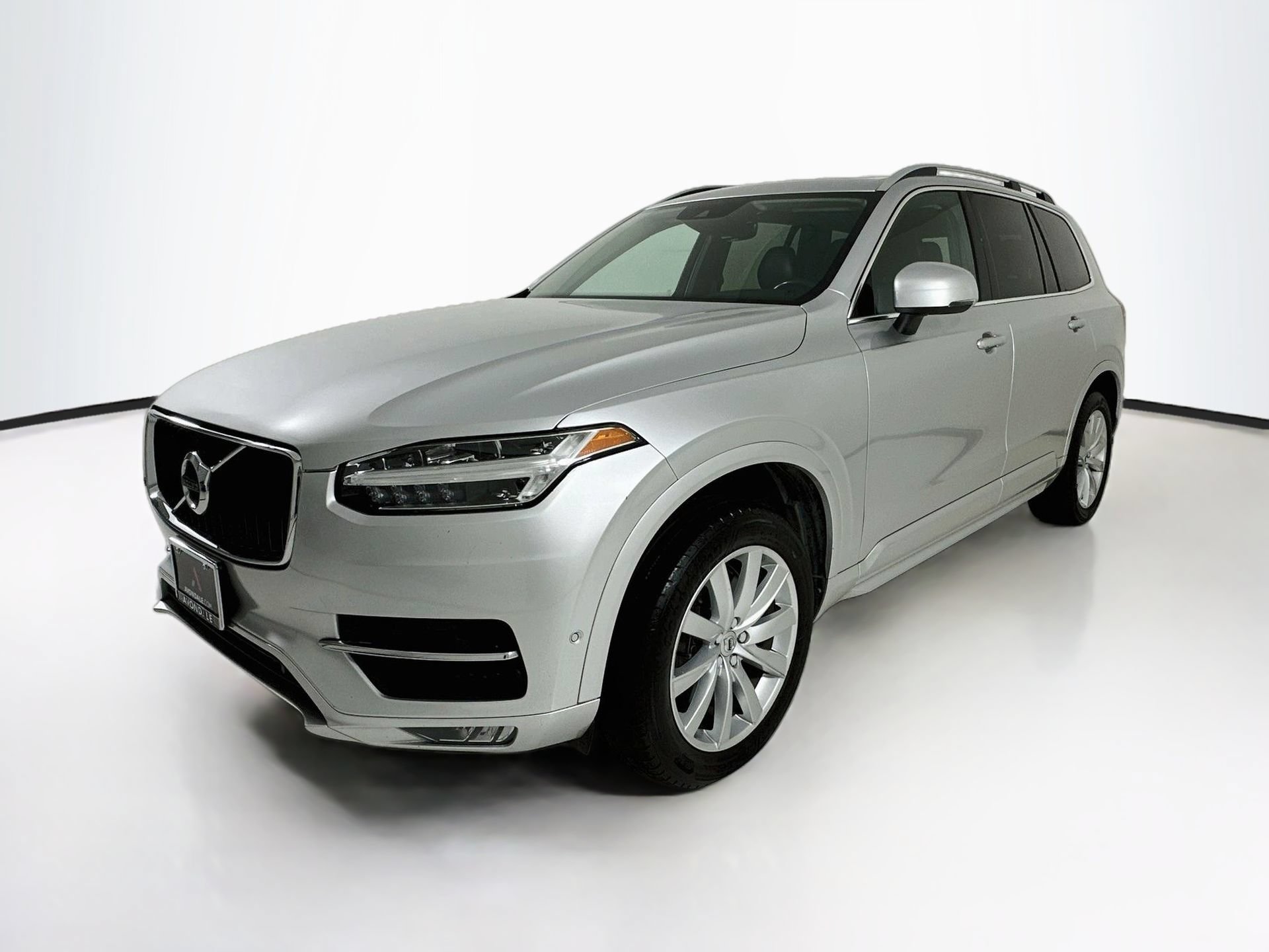 Used 2018 Volvo XC90 T5 Momentum w/ Convenience Package FWD image 3