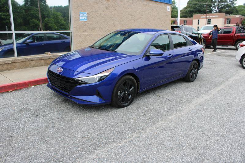 Used 2022 Hyundai Elantra Blue FWD image 3