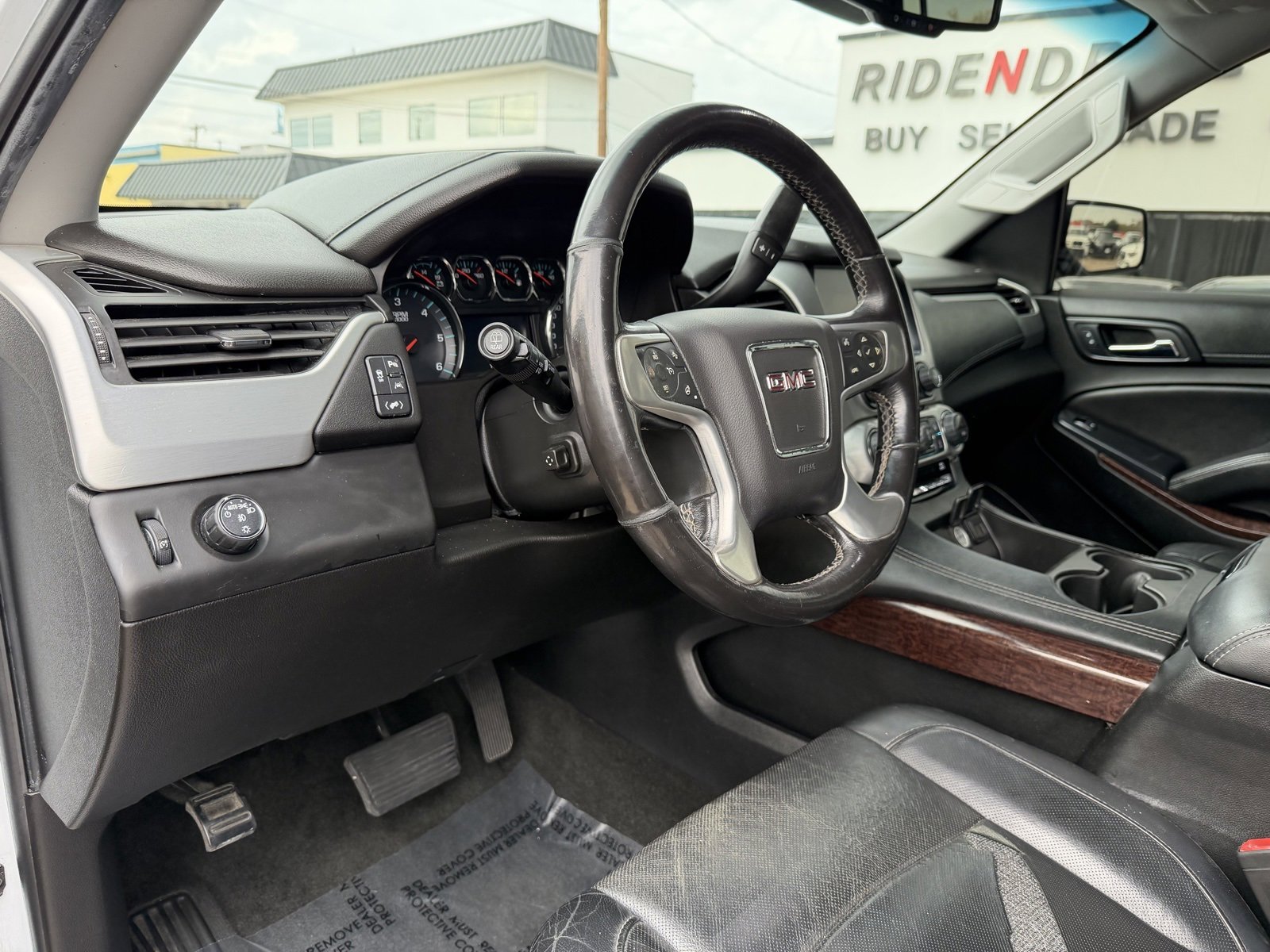 Used 2018 GMC Yukon XL SLT image 15