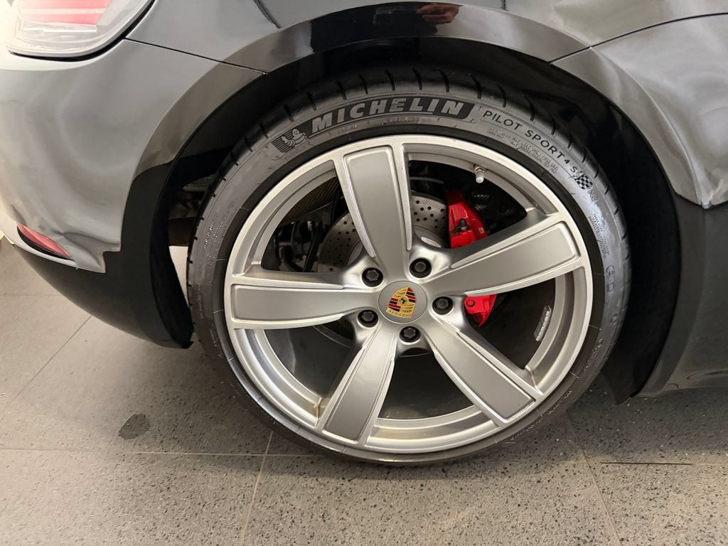 Certified 2019 Porsche 718 Cayman S RWD image 12
