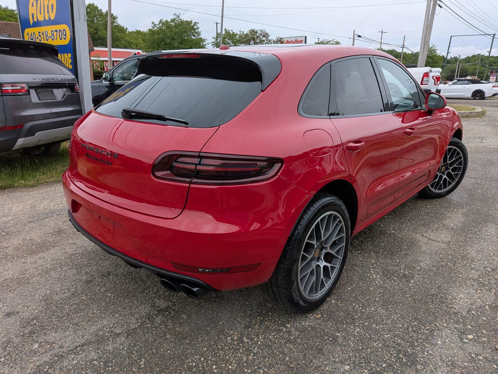 Used 2017 Porsche Macan Turbo AWD/4WD image 6