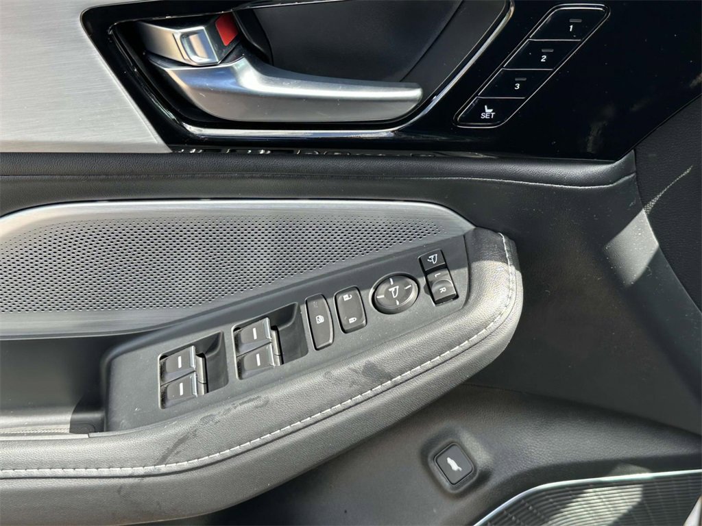 Certified 2025 Acura MDX w/ Technology Package image 25