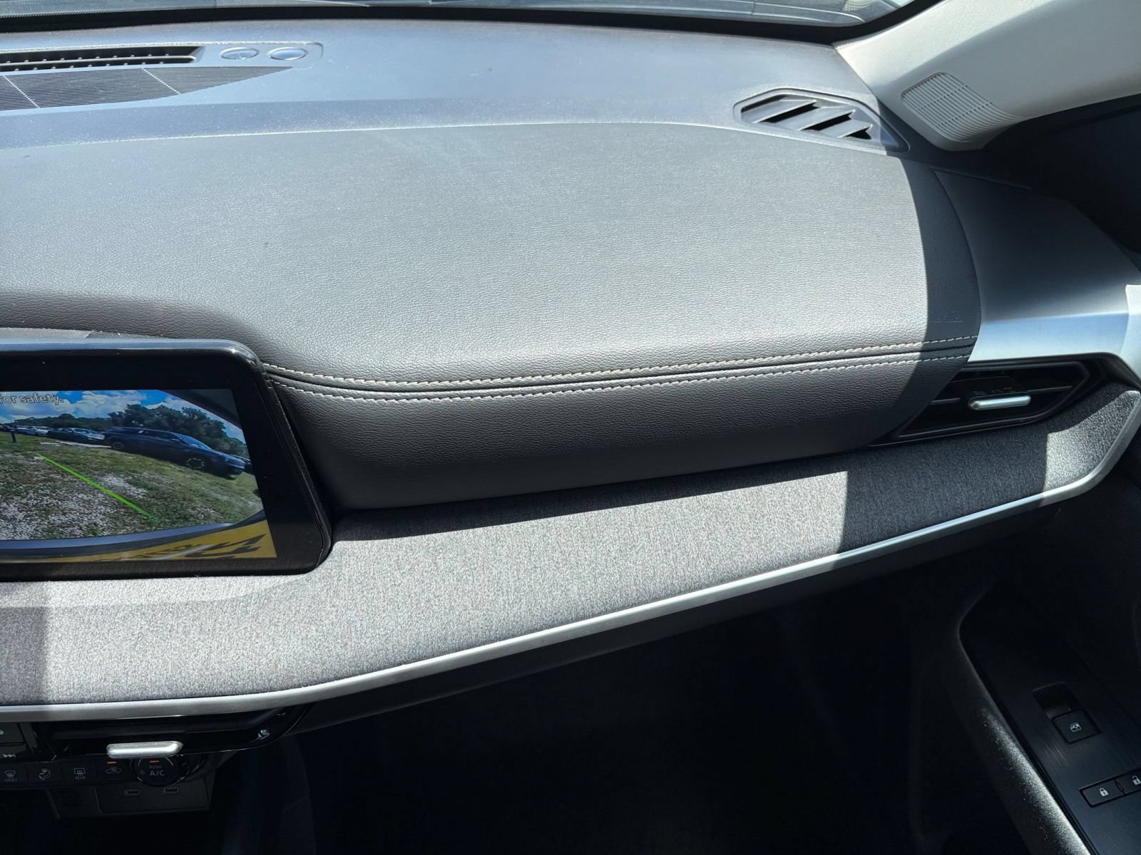 Used 2026 Nissan Kicks SV FWD image 33