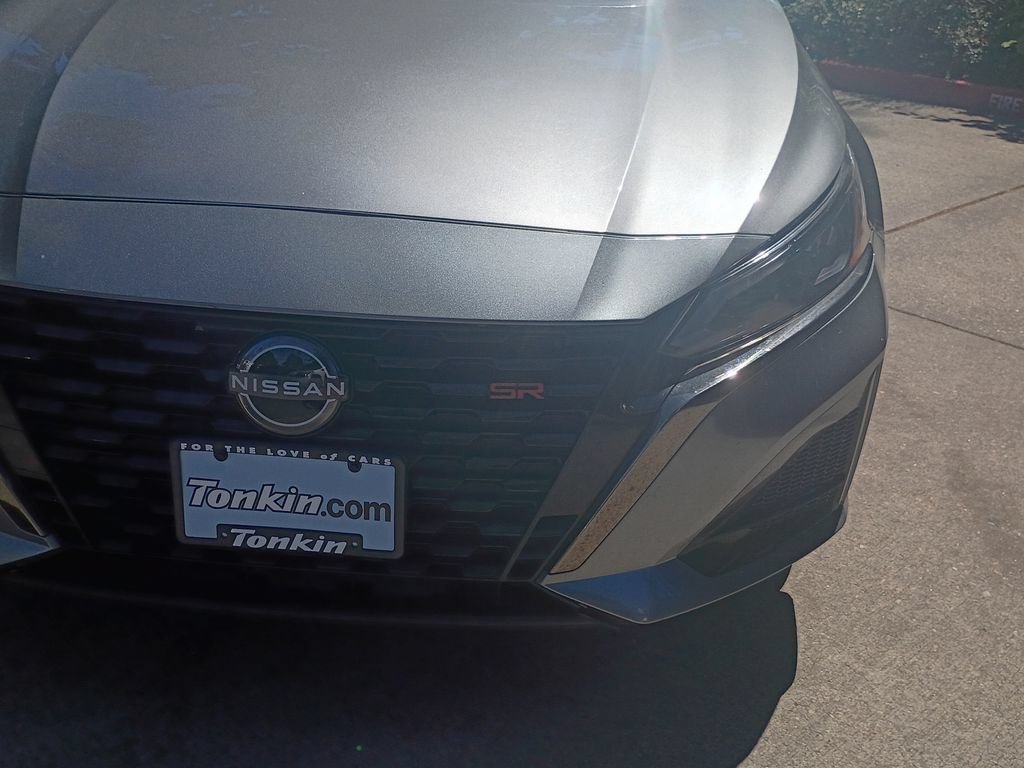 Used 2024 Nissan Altima 2.5 SR FWD image 10
