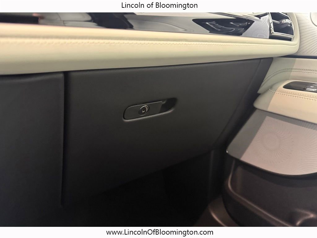 New 2026 Lincoln Aviator Black Label w/ Jet Appearance Package image 44