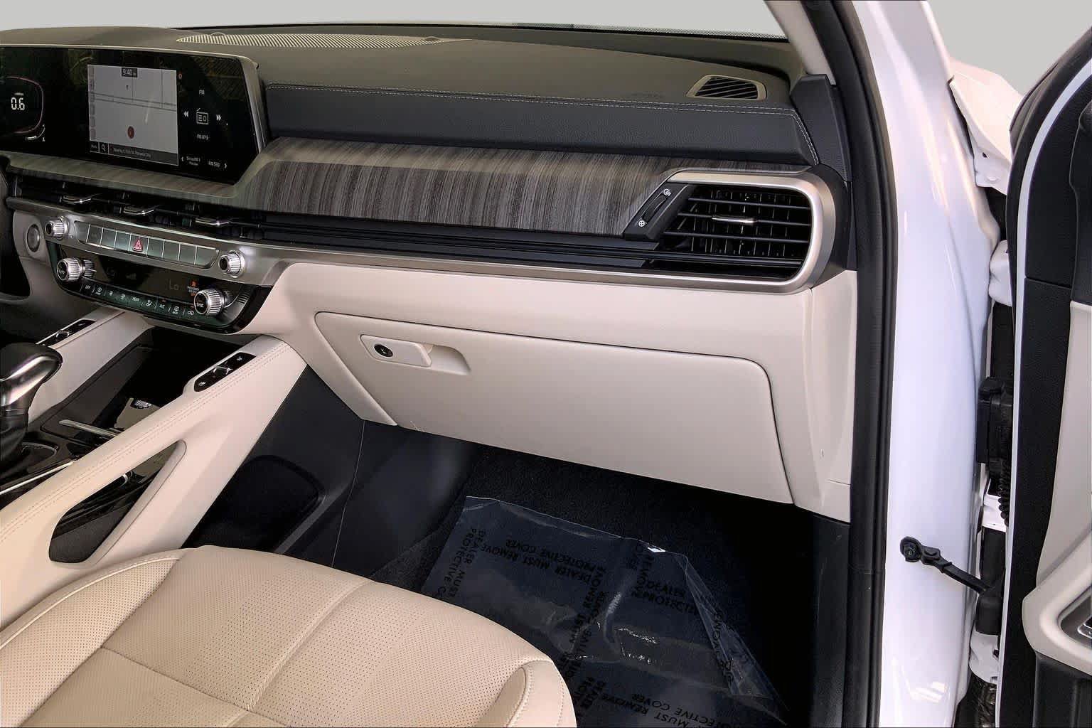 Used 2023 Kia Telluride EX w/ EX Captain's Chair Package FWD image 19