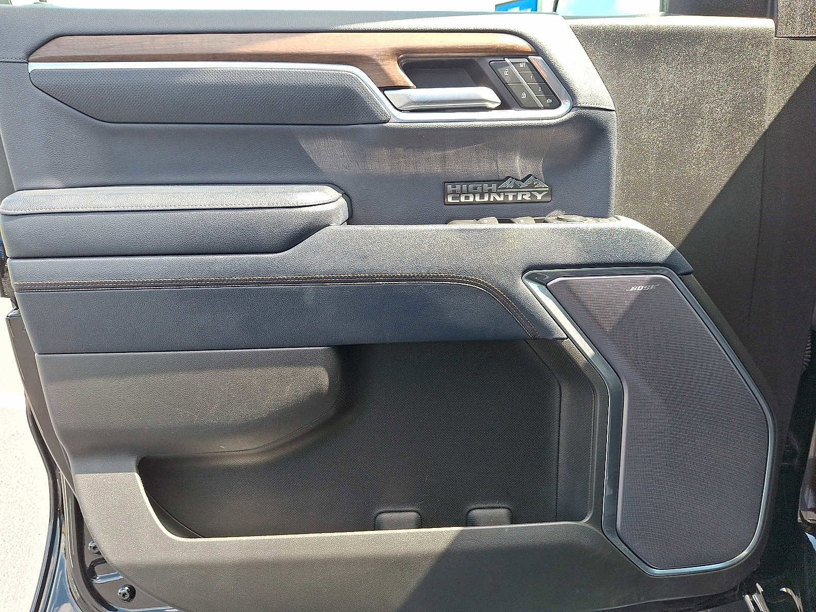 Used 2023 Chevrolet Silverado 1500 High Country w/ Technology Package image 13