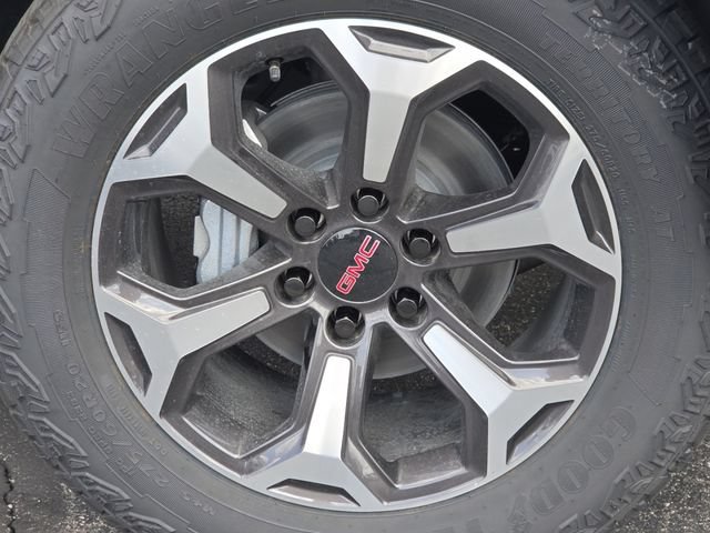 New 2026 GMC Yukon AT4 Ultimate AWD/4WD image 13