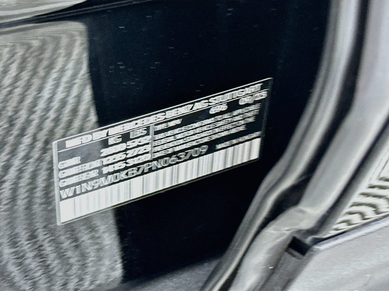 Used 2023 Mercedes-Benz EQB 300 4MATIC w/ Exclusive Package image 33