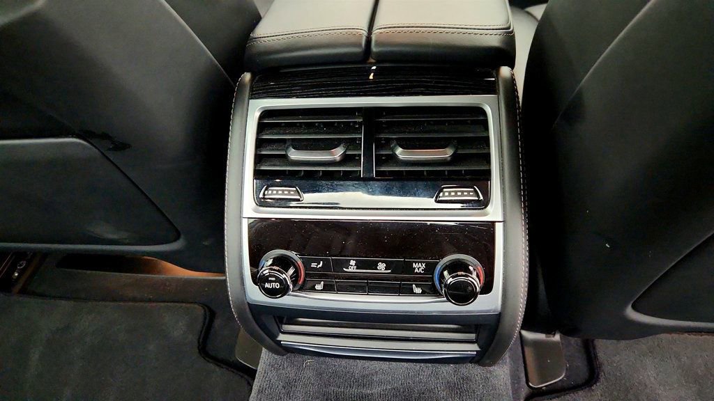 Used 2019 BMW 750i xDrive image 22