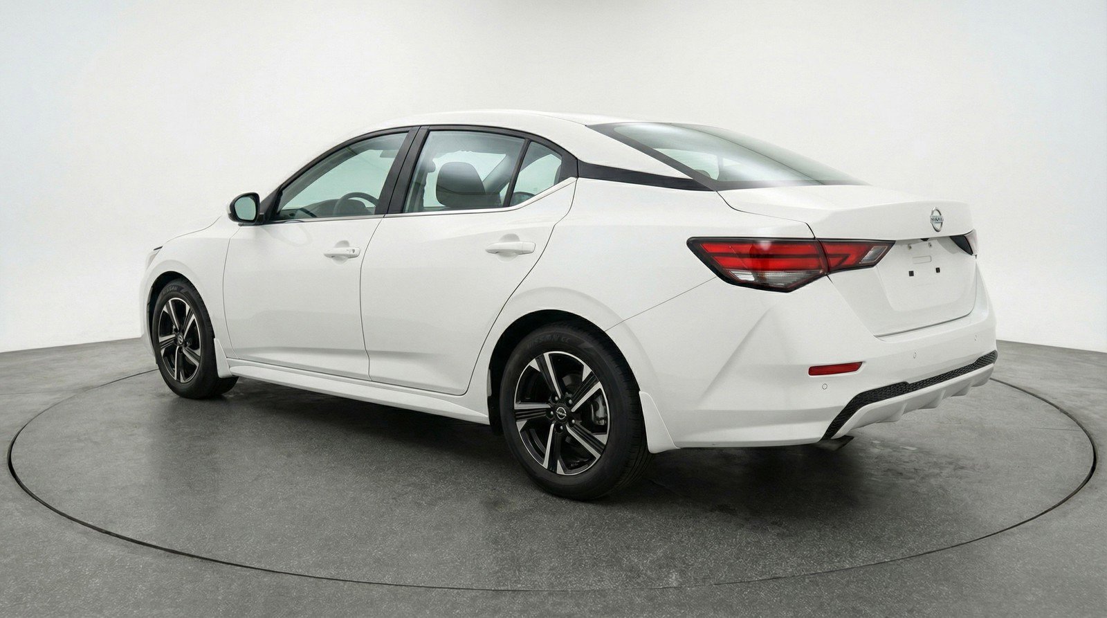 Used 2025 Nissan Sentra SV FWD image 6