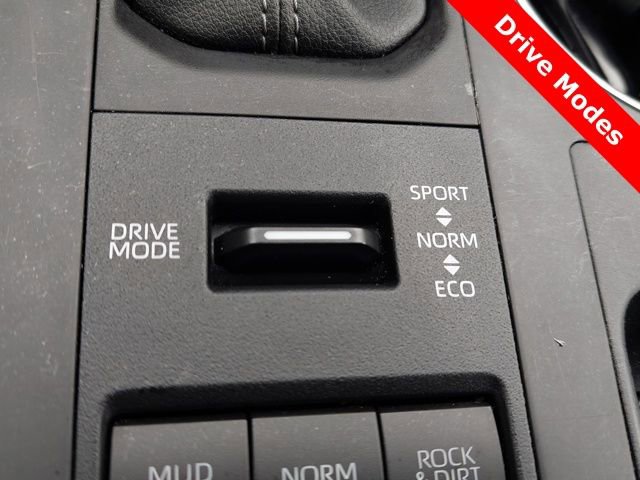 Used 2024 Toyota Highlander LE image 16