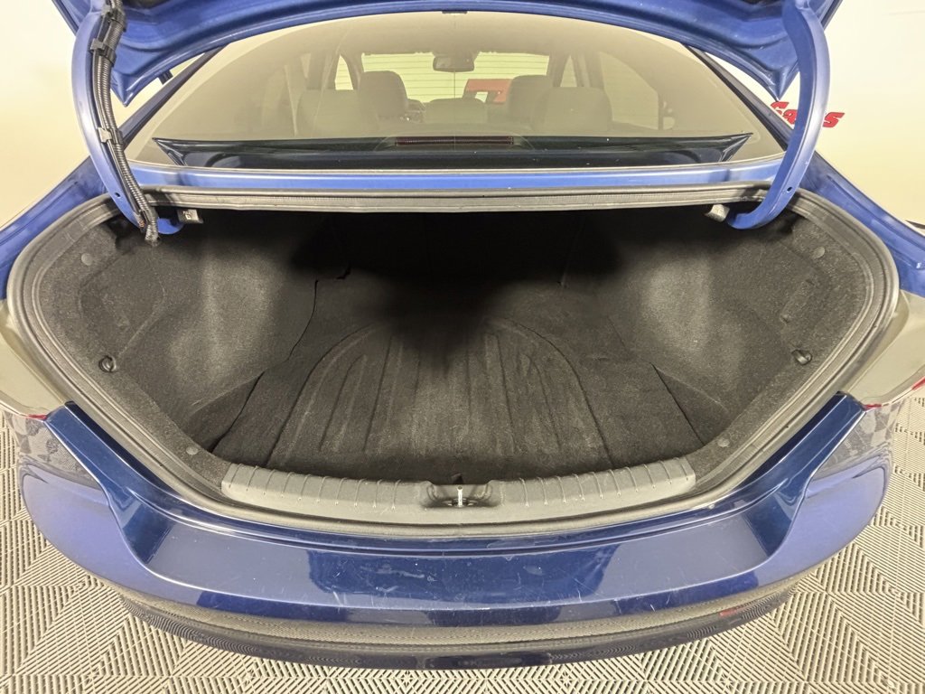 Used 2017 Hyundai Elantra Limited w/ Limited Tech Package 04 image 36