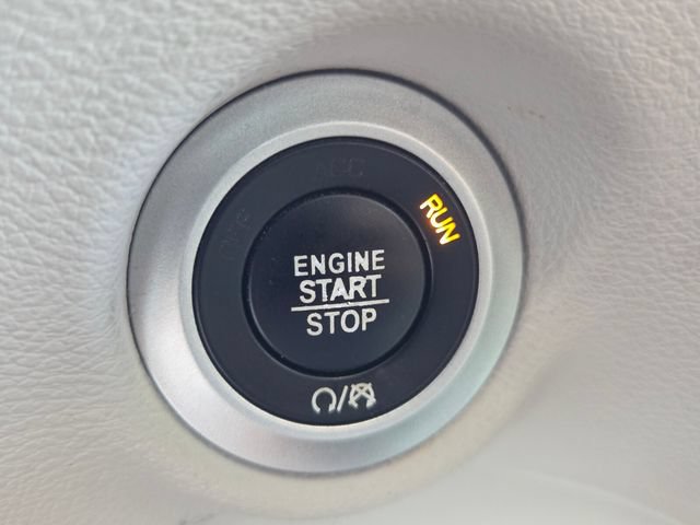 Used 2017 Chrysler Pacifica Touring FWD image 30