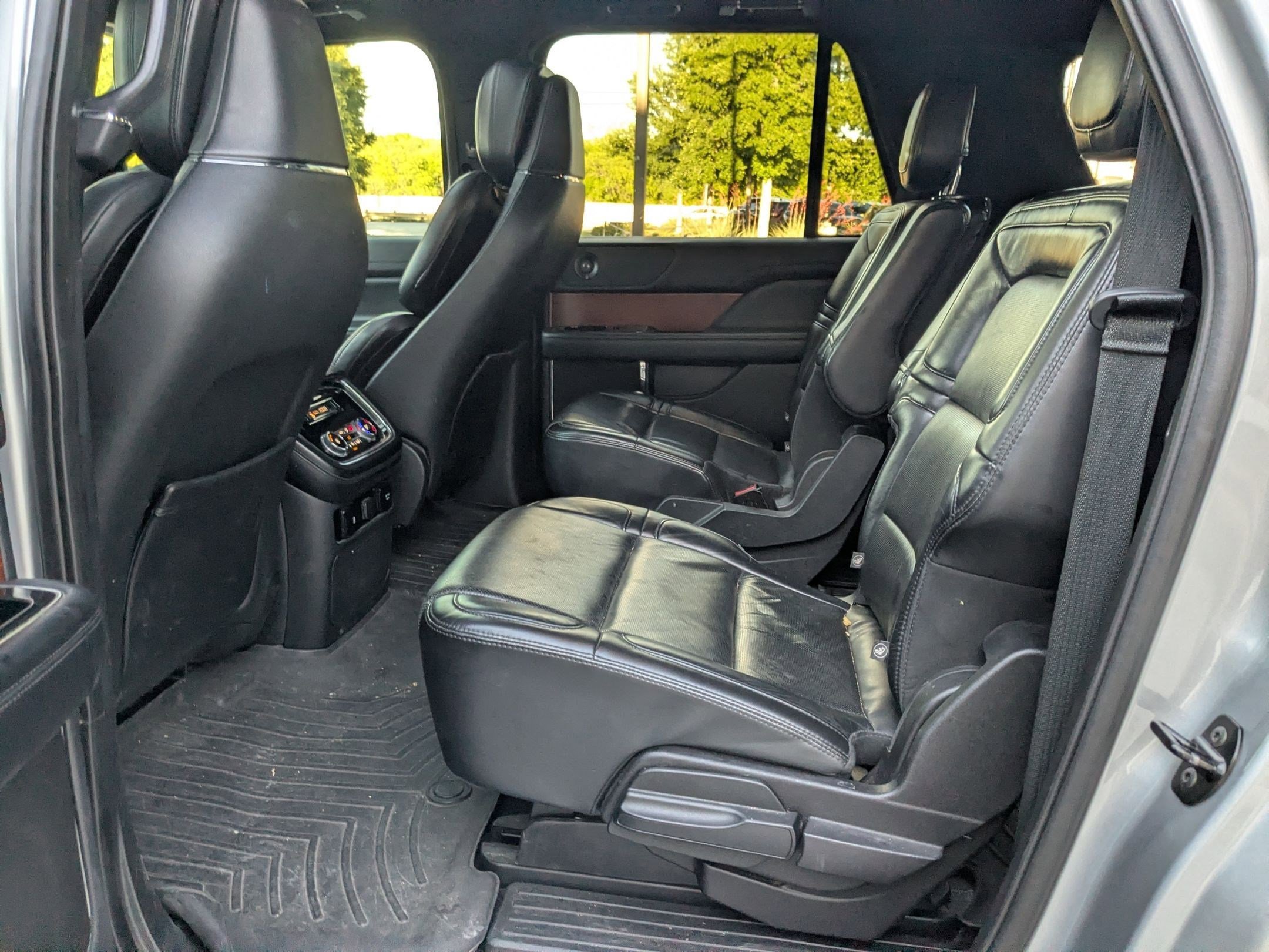 Used 2020 Lincoln Navigator L Reserve RWD image 21