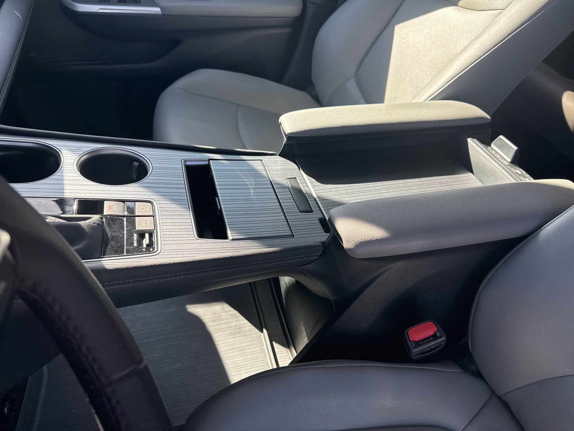 Used 2025 Toyota Sienna XLE image 21