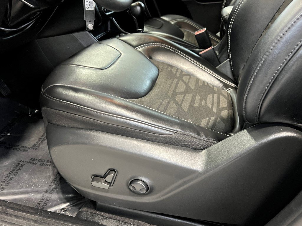 Used 2022 Jeep Cherokee Latitude w/ Sun & Sound Group image 24