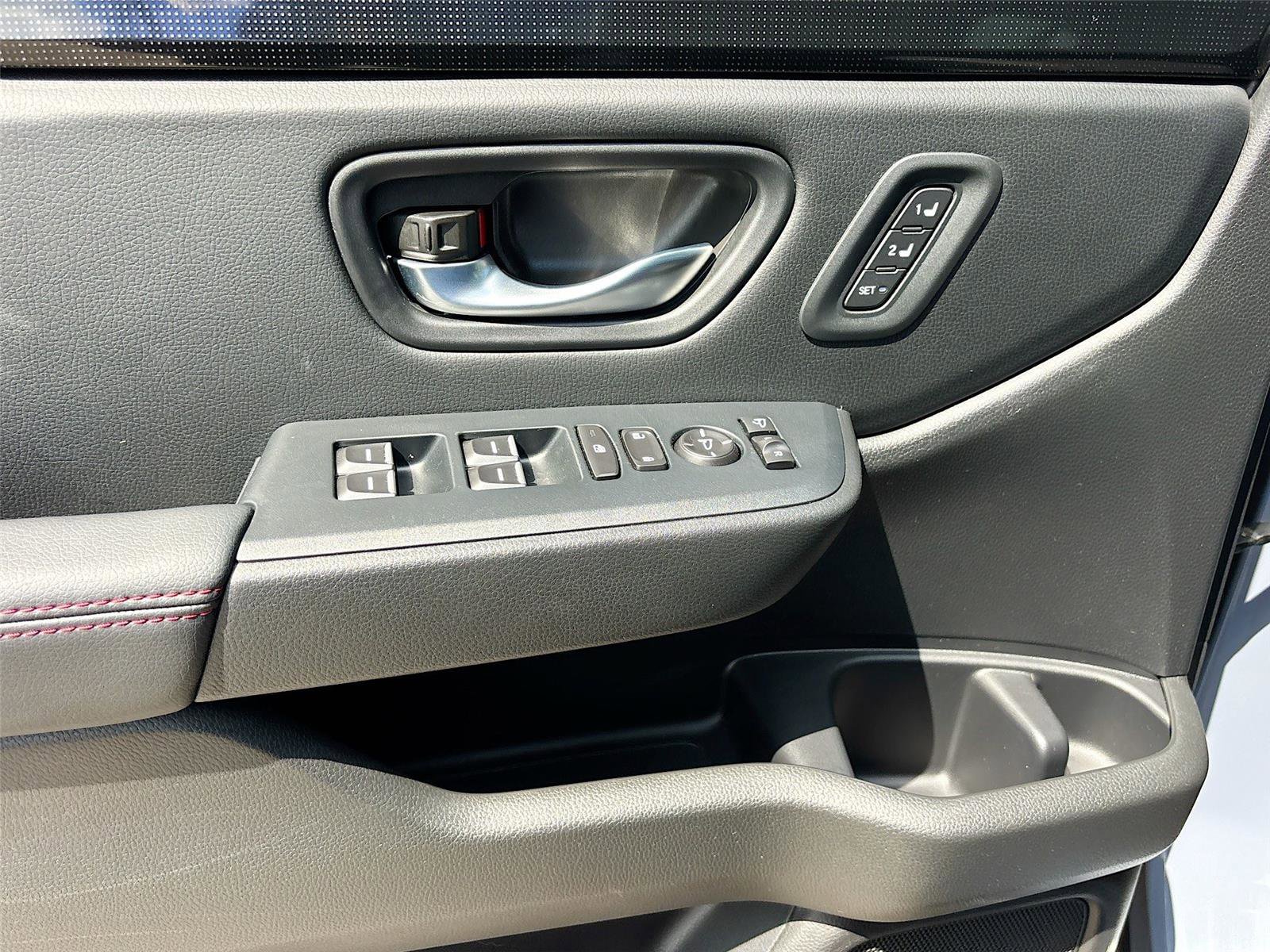 Certified 2025 Honda Pilot Black Edition image 21