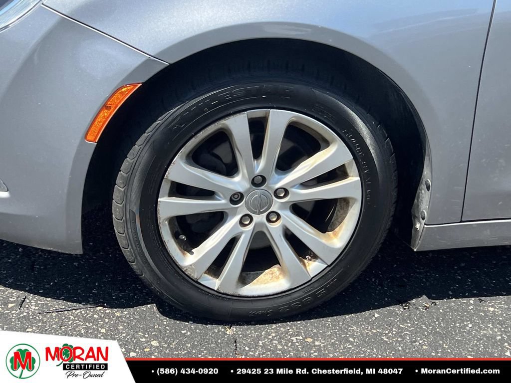 Used 2015 Chrysler 200 Limited FWD image 9