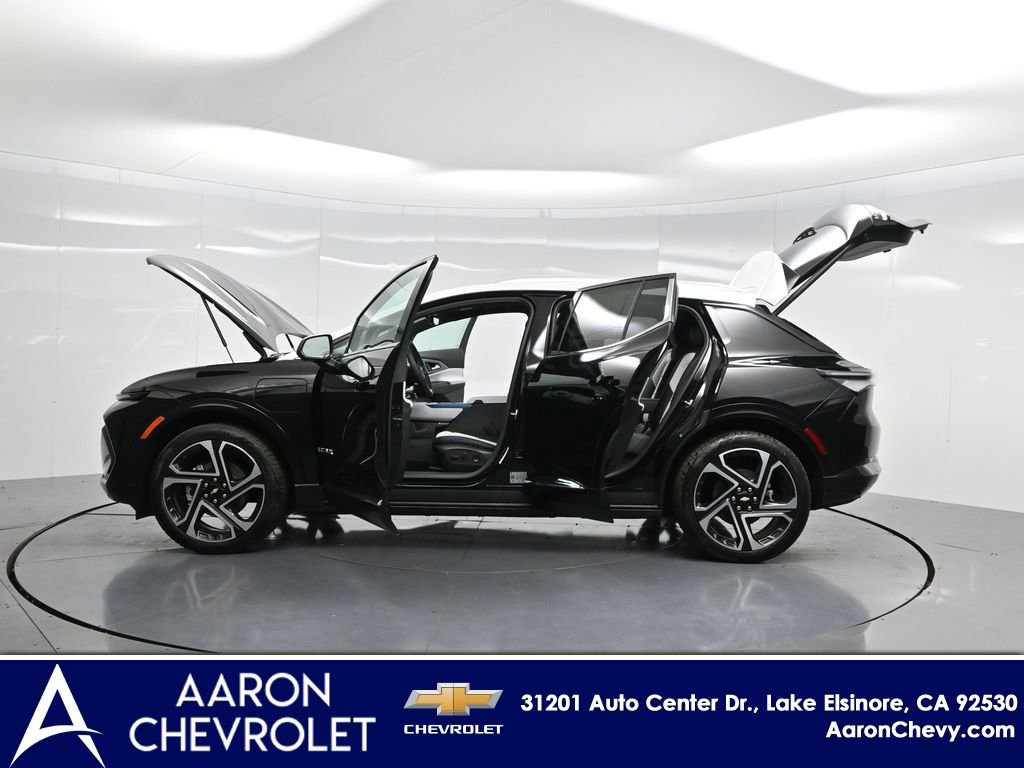 New 2025 Chevrolet Equinox EV LT image 32
