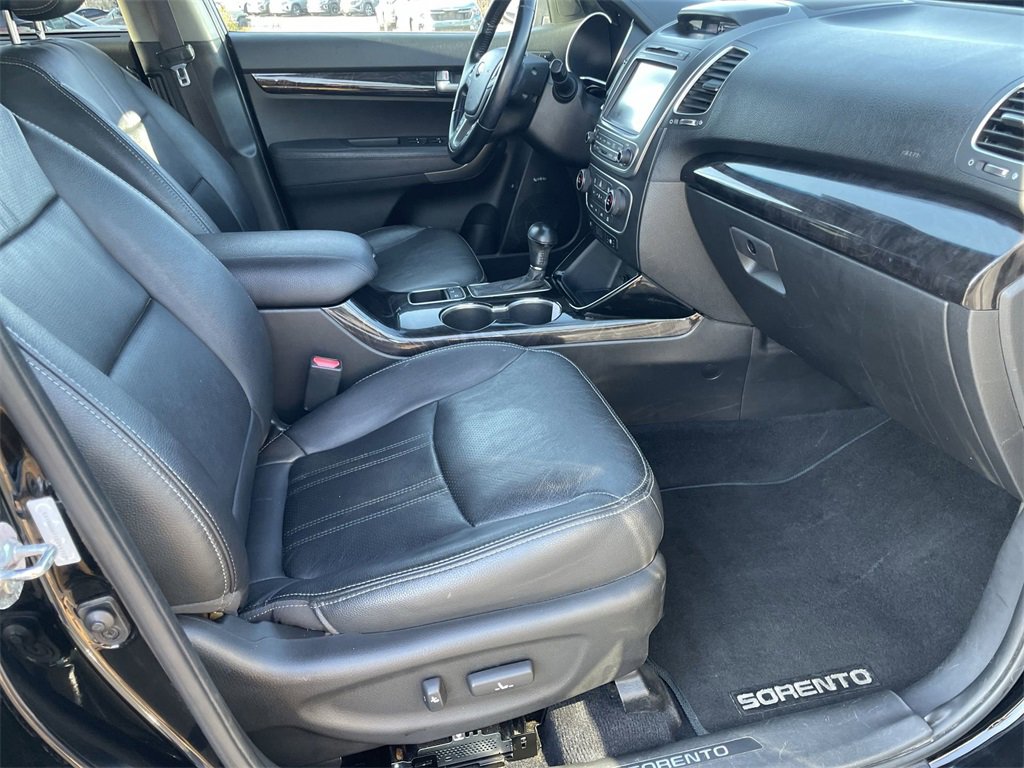 Used 2014 Kia Sorento SX w/ 3rd Row Package image 32
