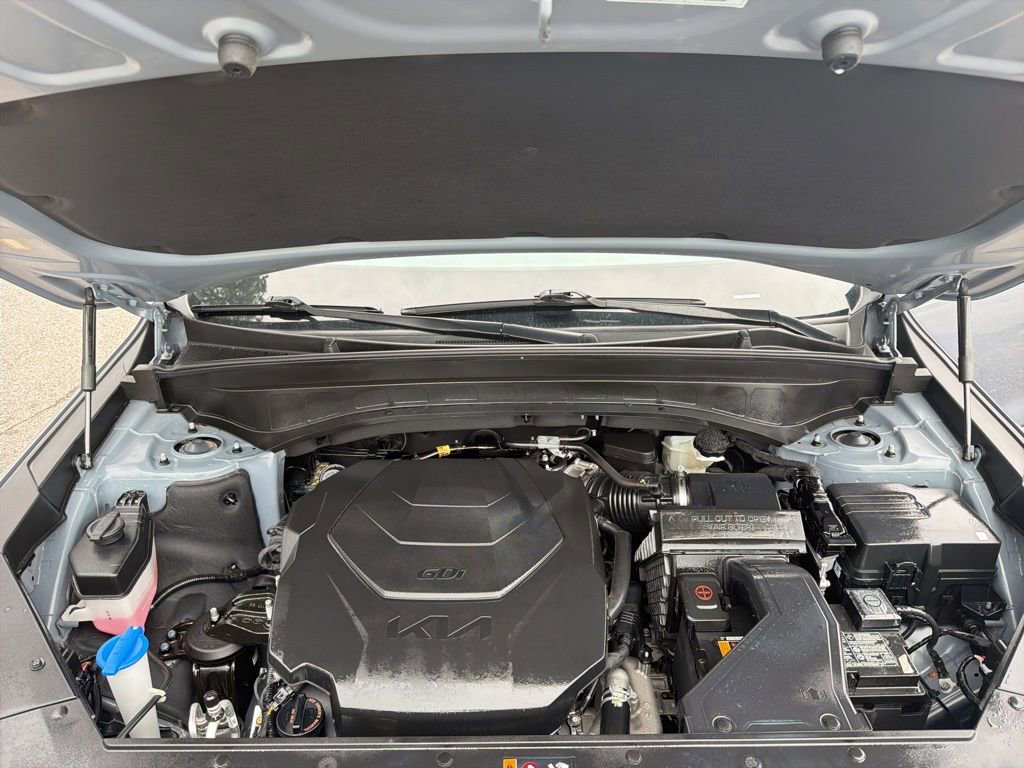 Used 2024 Kia Telluride EX w/ EX Captain's Chair Package image 12