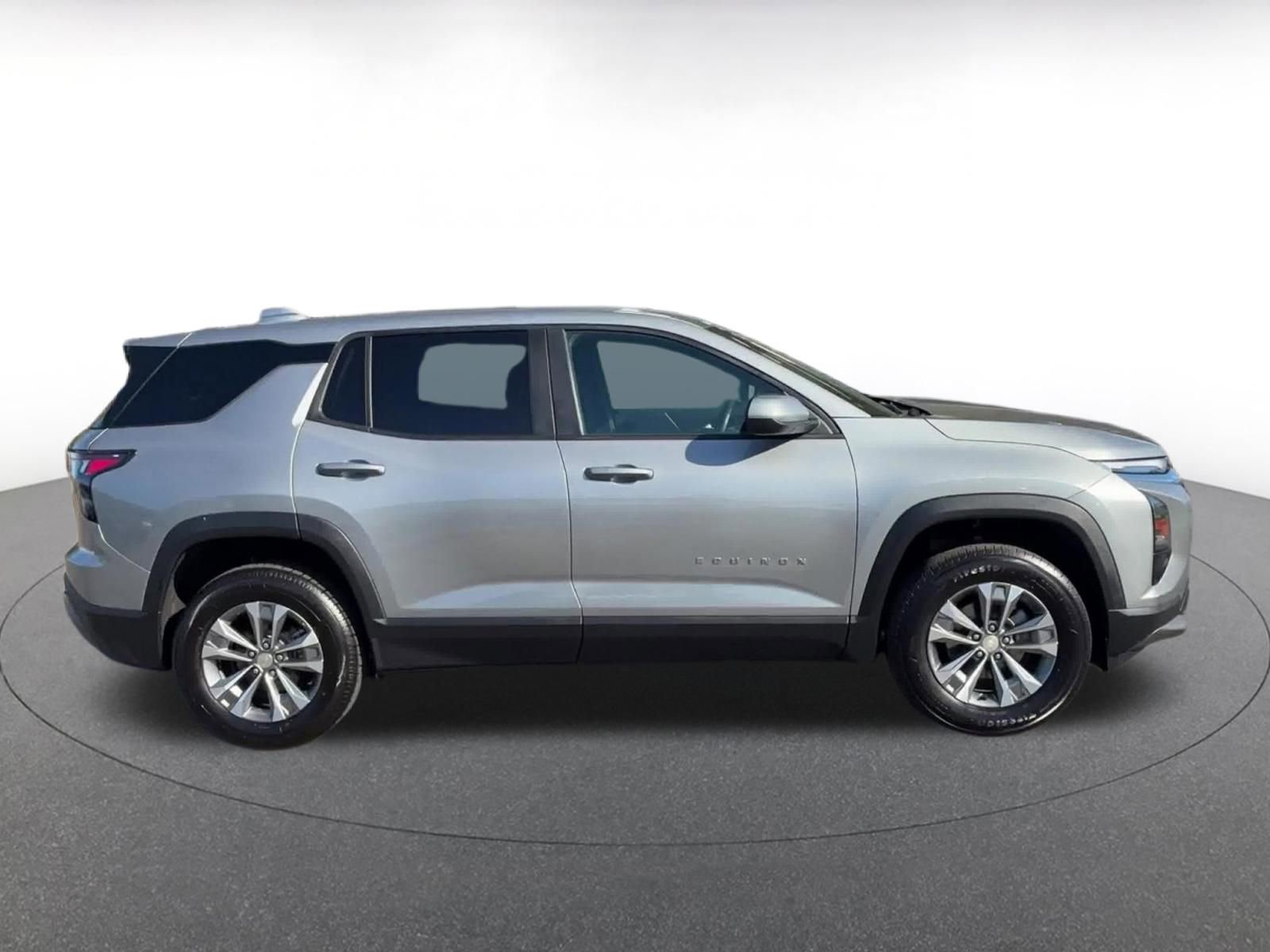 Used 2025 Chevrolet Equinox LT FWD image 16