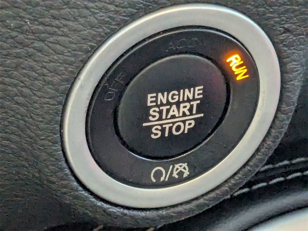 Used 2021 Dodge Challenger SXT image 27