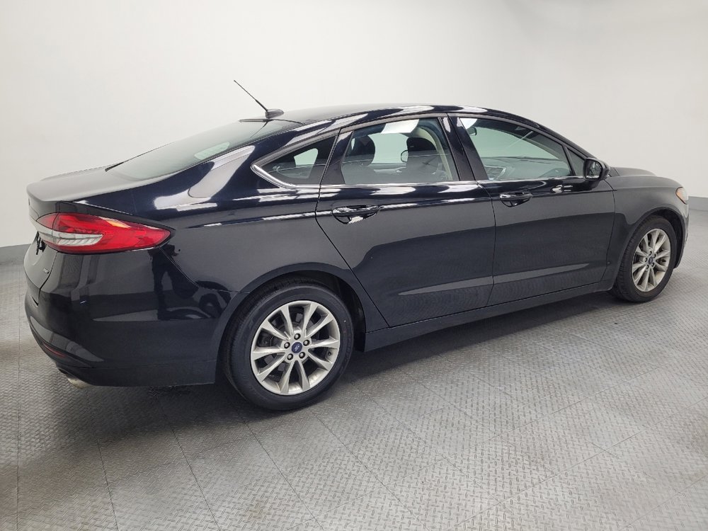 Used 2017 Ford Fusion SE w/ Fusion SE Technology Package FWD image 10