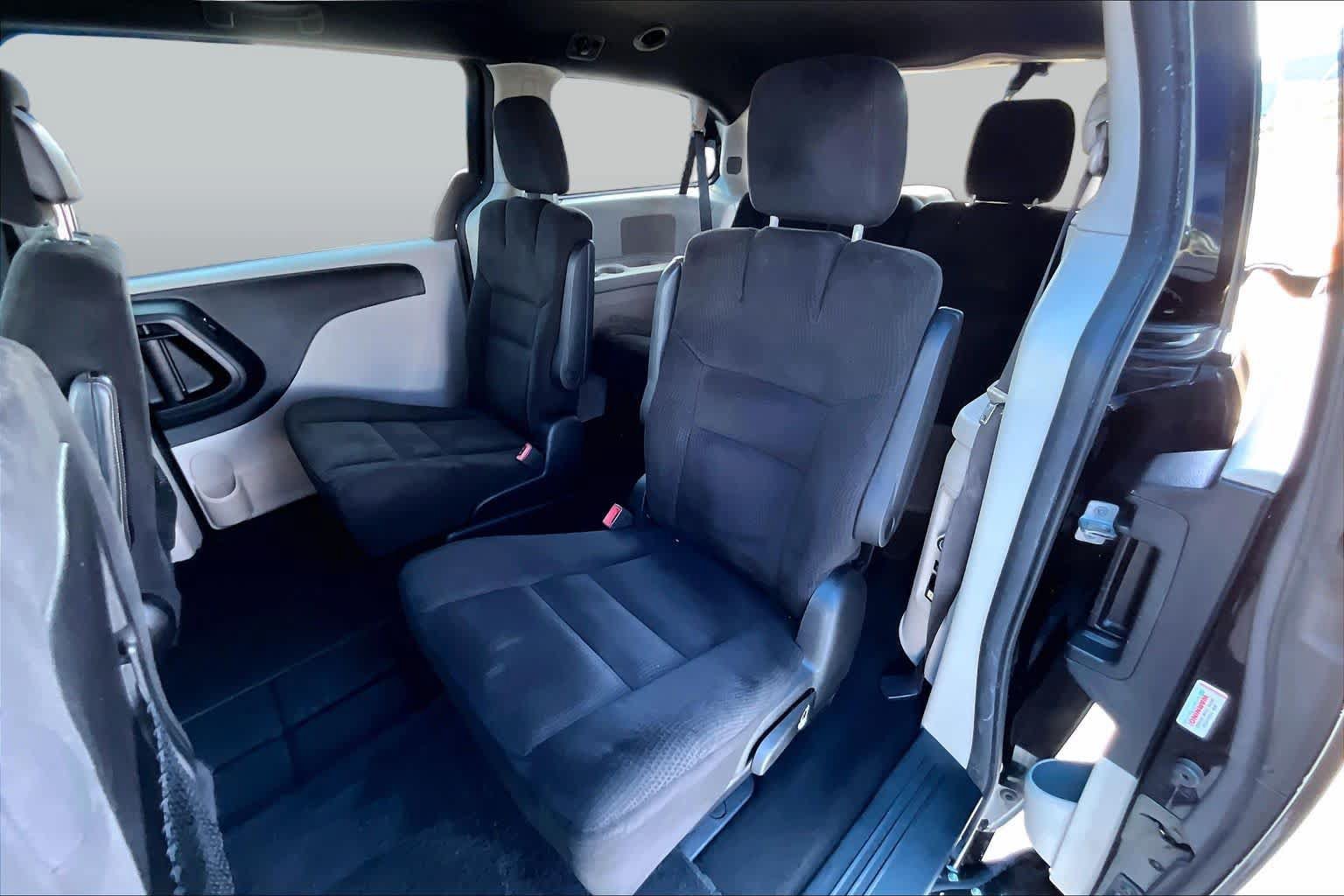 Used 2015 Dodge Grand Caravan SE FWD image 20