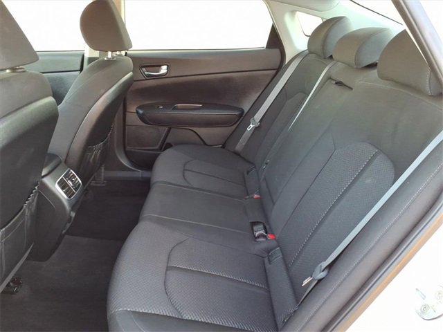 Used 2018 Kia Optima Premium w/ Convenience Package image 4