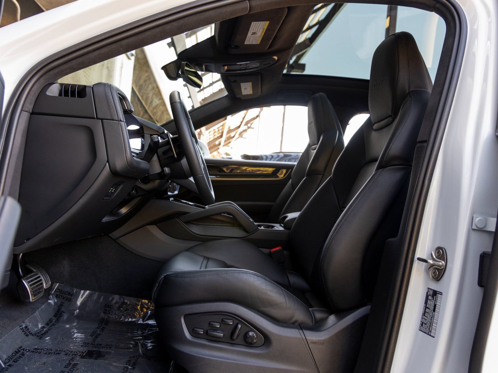 New 2025 Porsche Cayenne Turbo AWD/4WD image 28