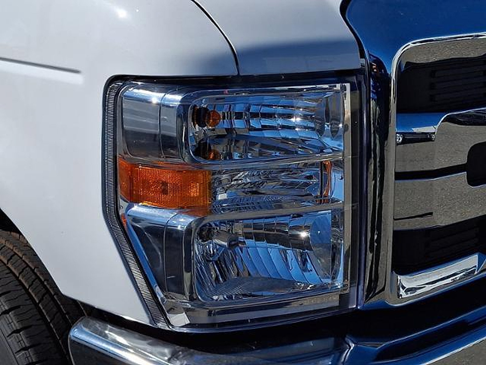 New 2027 Ford E-350 and Econoline 350 Super Duty w/ Power Equipment Group RWD image 8