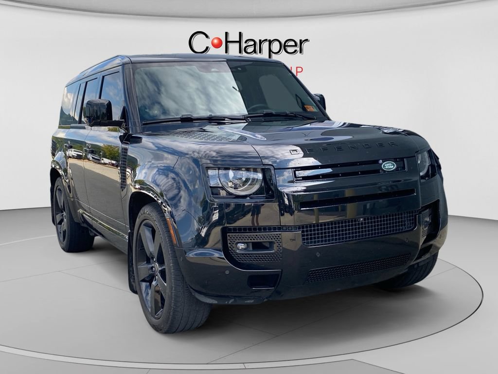 Used 2025 Land Rover Defender 130 X-Dynamic SE AWD/4WD image 1