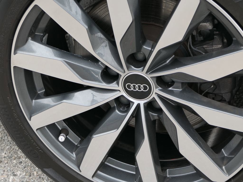 Used 2023 Audi A4 2.0T Premium w/ Convenience Package image 10