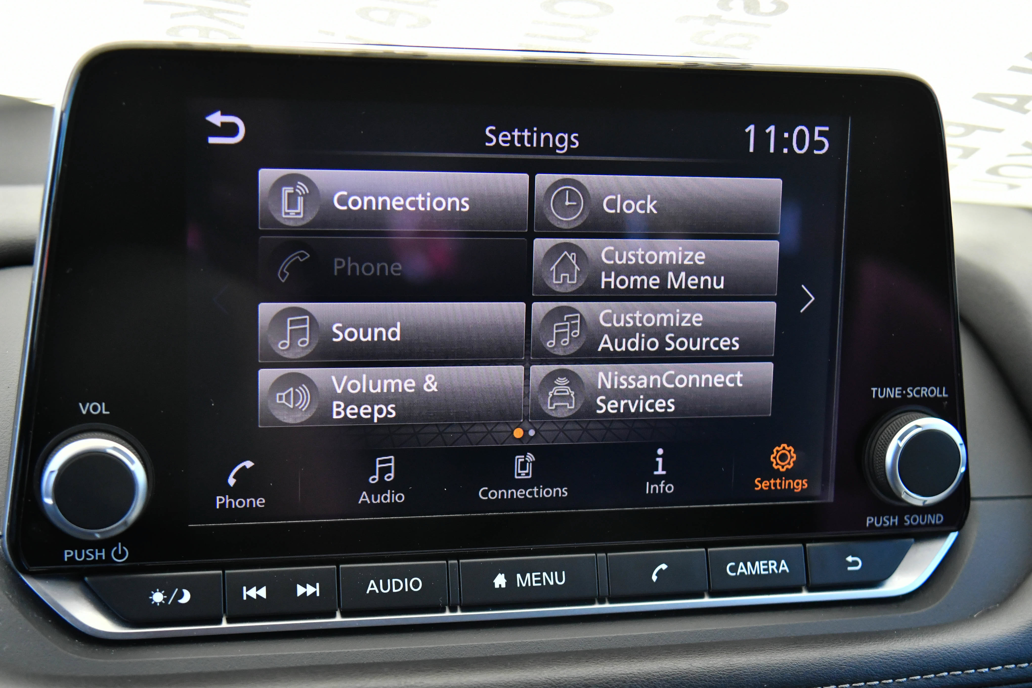 Used 2025 Nissan Rogue SV FWD image 21